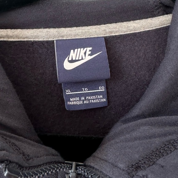 Nike Sweater - Picture 4 of 4